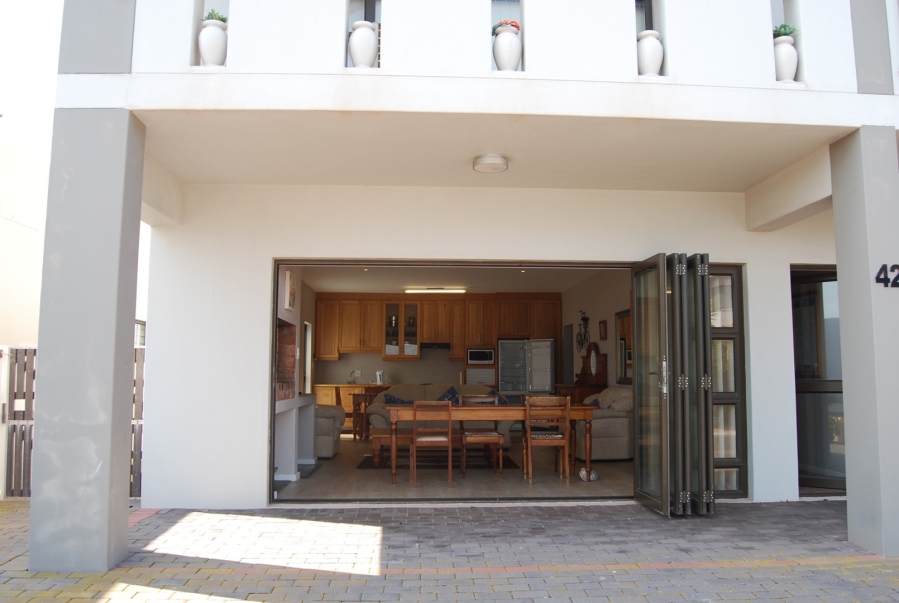 To Let 3 Bedroom Property for Rent in Calypso Beach Western Cape